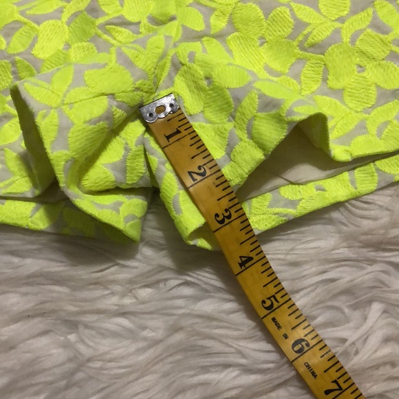 J Crew Bright green Embroidered Floral design shorts sz 0 - Picture 7 of 8